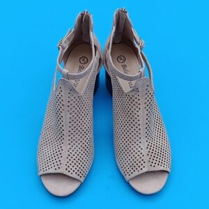 BELLA VITA Women's Amara Leather   Peep-Toe  Heeled Sandals - 12M